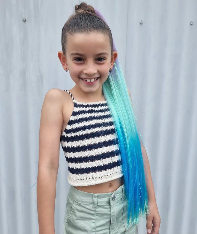 straight ponytail in blue girl, wore by a little girl
