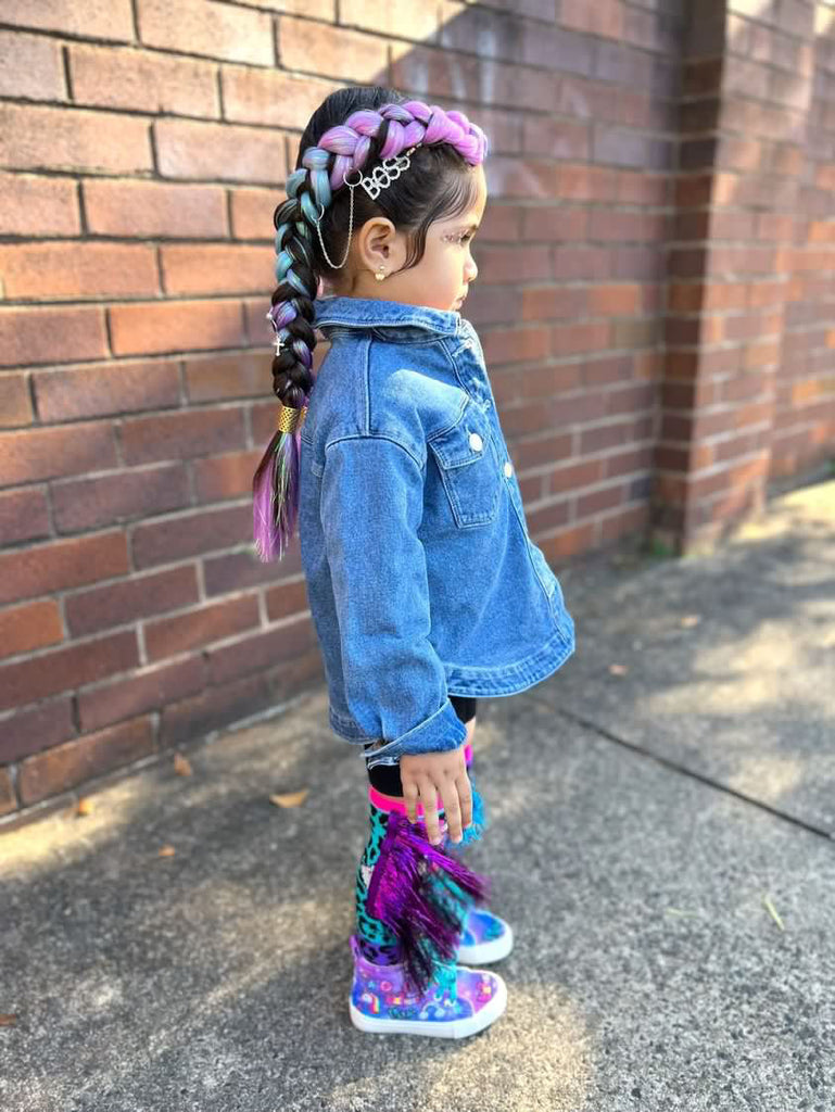 Little girl wearing Bubblegum Braiding Hair